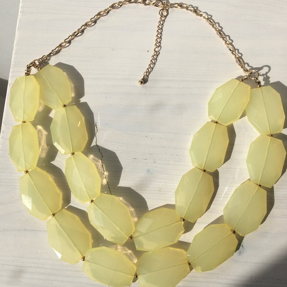 Yellow stone necklace - Picture 2 of 3
